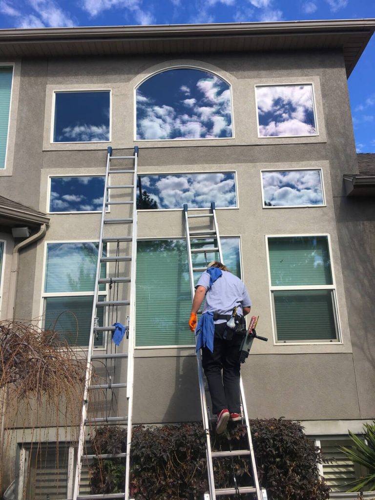 exterior window cleaning service